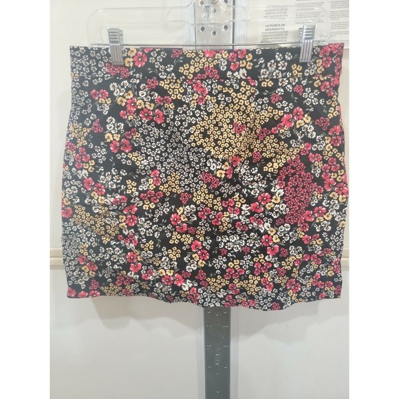 Rafaella Women Supreme Stretch4.5" InseamComfort Skortw/mesh(Black,S)MSRP $59.50 - Picture 2 of 4